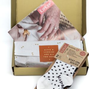 KipKep - Blijf-sokjes - 0-6 maanden - Stippen zwart wit - cadeau verpakking - gestipte zwart-witte baby sokjes - zakken niet af