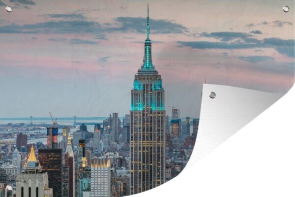 Muurdecoratie Het Empire State Building verlicht in New York - 180x120 cm - Tuinposter - Tuindoek - Buitenposter