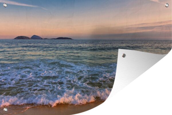 Muurdecoratie Zicht over de zee van het Braziliaanse strand van Ipanema - 180x120 cm - Tuinposter - Tuindoek - Buitenposter