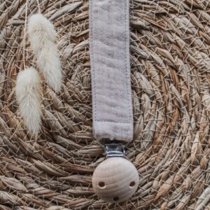 Speenkoord - katoen - taupe kleur - houten knop - fopspeen - accessoires baby - speenketting - baby - kraamcadeau - stof - speenkoord jongen - speenkoord meisje - speenkoord katoen