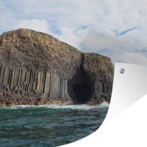 Tuindecoratie Het Schotse Fingal's Cave in Europa met golvend water - 60x40 cm - Tuinposter - Tuindoek - Buitenposter