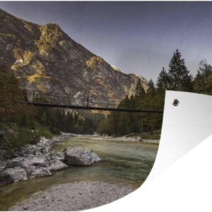 Tuinposters buiten Brug over Isonzio-rivier in het Nationaal park Triglav in Slovenië - 90x60 cm - Tuindoek - Buitenposter