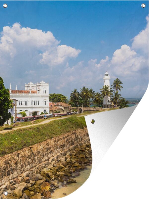 Tuinschilderij Het Sri Lankaanse Fort Galle met de zee op de voorgrond - 60x80 cm - Tuinposter - Tuindoek - Buitenposter