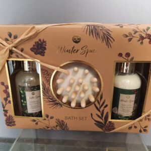 winter spa set - geschenk set douche gel - body lotion - massage borstel - geur verse dennen en winter bessen